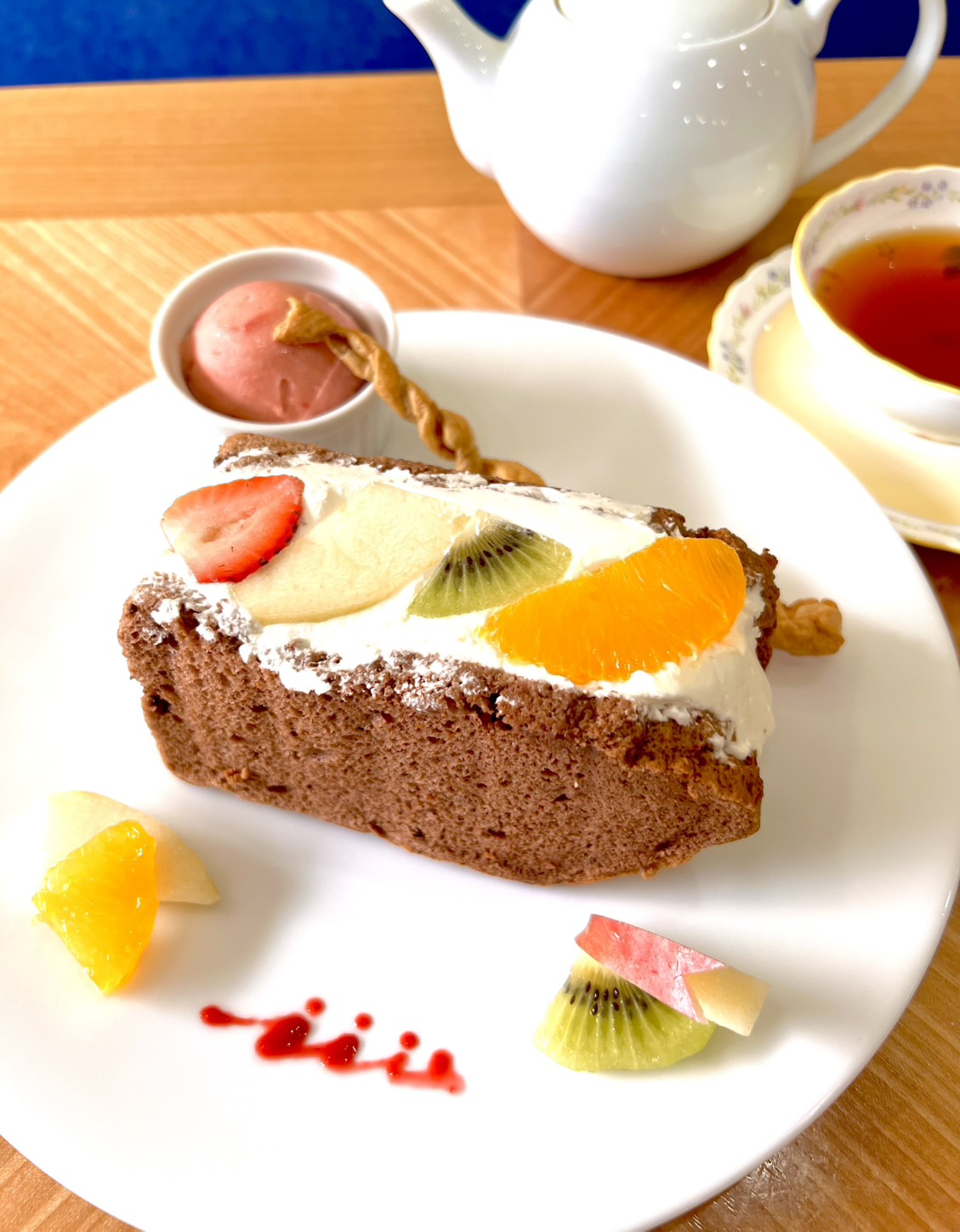 チョコレートシフォンのフルーツサンド